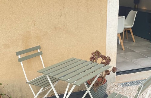 Sollies Pont House | Top-Rated Accommodation in Sollies Pont for Families