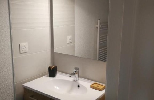 Mimizan-Plage House | Oceanfront Getaway at Logement A03 et A02 - 9/10 Rating
