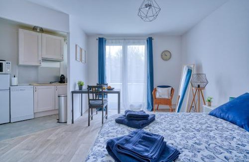 Les Aunettes Apartment | Family-Friendly Getaway at Logement Aaron - Rated 9.1/10