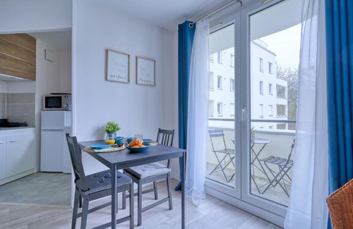 Les Aunettes Apartment | Family-Friendly Getaway at Logement Aaron - Rated 9.1/10