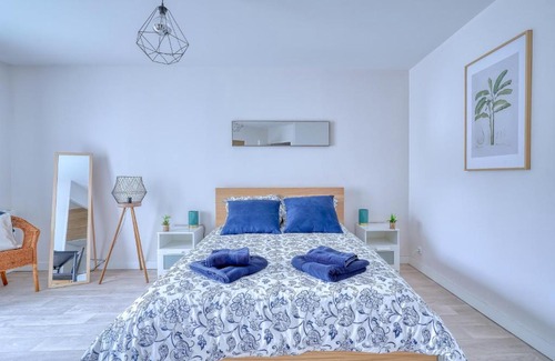 Les Aunettes Apartment | Family-Friendly Getaway at Logement Aaron - Rated 9.1/10