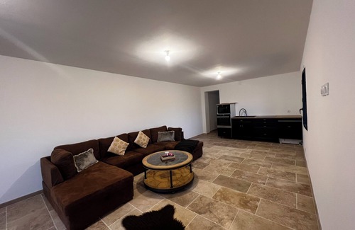 Puget Apartment | Serene Getaway in the Luberon with Pool & Pet-Friendly Options