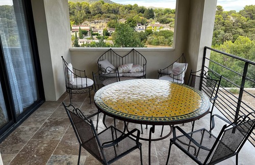 Puget Apartment | Serene Getaway in the Luberon with Pool & Pet-Friendly Options