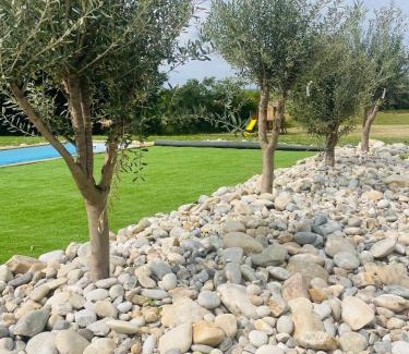 Bligny-les-Beaune House | Inviting Logement B / Clos des Saunières with Oceanfront Pool