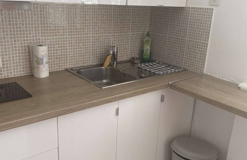 Republique–Point-du-Jour Apartment | Conveniently Located Hotel Near Shops in Boulogne Billancourt