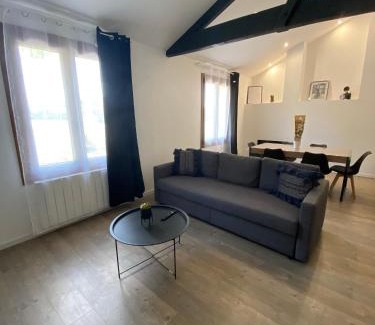 Loupiac Apartment | Tranquil Pet-Friendly Apartment with Great Guest Rating
