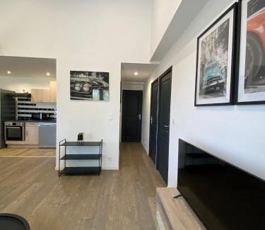 Loupiac Apartment | Tranquil Pet-Friendly Apartment with Great Guest Rating