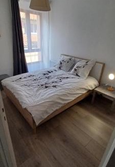 Voiron Apartment | Central City Accommodation with Free WiFi and Family Focus