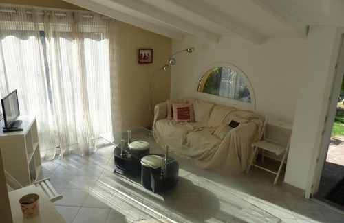 Restinclieres House | Inviting Homestay with Child-Friendly Amenities