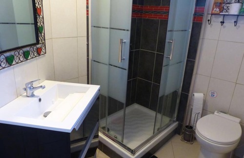 Restinclieres House | Inviting Homestay with Child-Friendly Amenities