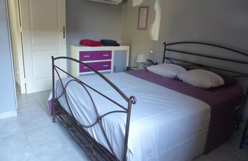 Restinclieres House | Inviting Homestay with Child-Friendly Amenities