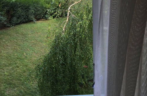 12th Arrondissement Apartment | Bright and Inviting Stay with Spa and Hot Tub Amenities