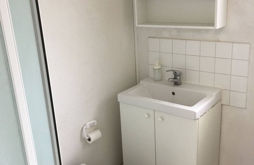 12th Arrondissement Apartment | Bright and Inviting Stay with Spa and Hot Tub Amenities