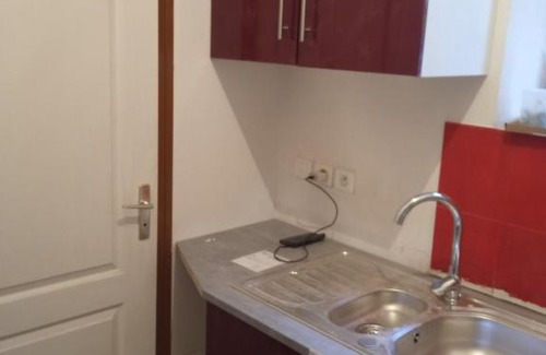 Combronde Apartment | Budget-Friendly Stay at Logement Combronde with Family Amenities