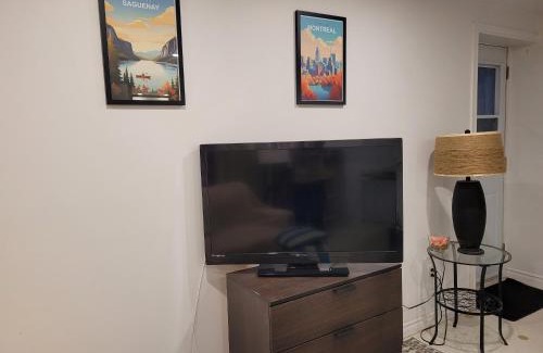 Cote-Saint-Paul Apartment | Convenient Accommodation Near Metro in Sud-Ouest