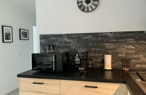 Couronne Urbaine Apartment | Cozy Accommodation with Parking and Top-Rated Service