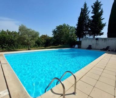 Viens Apartment | Relaxing Retreat with Pool & Stunning Views of Luberon