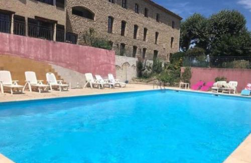 Viens Apartment | Relaxing Retreat with Pool & Stunning Views of Luberon