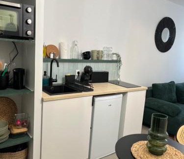 Saint - Michel Apartment | Cozy Accommodation in Toulouse with Family-Friendly Amenities