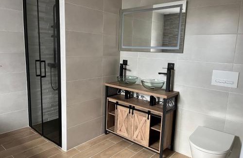 Dorlisheim Apartment | Oceanfront Retreat - W&B House with Spa and Hot Tub