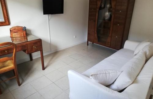 Villers-Outreaux House | Peaceful Retreat: Family-Friendly Getaway in Tranquil Setting