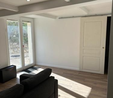 Quartier des Espesses Apartment | Cozy Entire Home in Nîmes – Perfect for Families