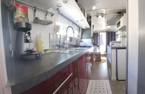 Montech Boat Rental | Unique Experience: Entire Boat Accommodation Awaits You