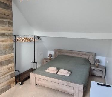 Ozoir-la-Ferriere Apartment | Logement indépendant dans une zone pavillonnaire au calme, situé entre Disneyland et Paris