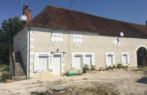 Treigny Apartment | Independent Stay at LE POULAILLER near Guédelon