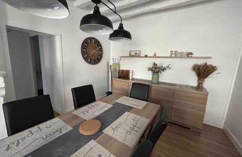 La Chartre-sur-le-Loir Apartment | Logement La chartre sur le Loir 75m2
