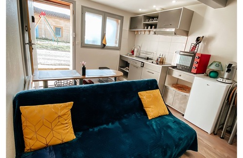 Francescas Apartment | Child-Friendly Getaway at Logement Papillon