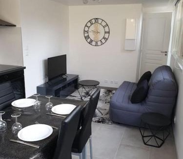 Pomponne Apartment | Ideal Stay Near Disneyland and Paris with Pool Access