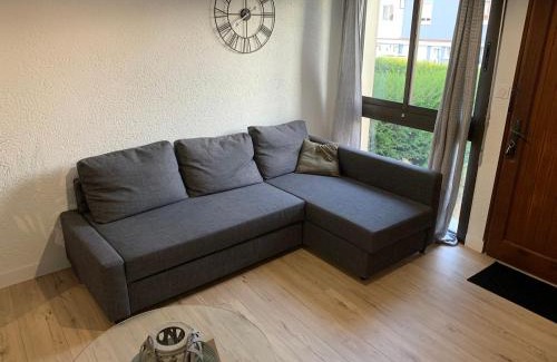 Cholet Apartment | Modern Retreat Near Sacré Coeur with Family-Friendly Amenities