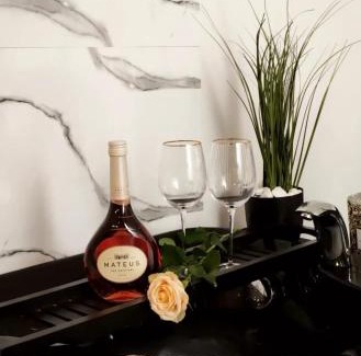 Couillet Apartment | Romantic and Cozy Retreat with Hot Tub & Pet-Friendly Options