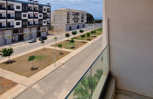 Saidia Apartment | Cozy Retreat at Logement Sable et Vagues with Breakfast