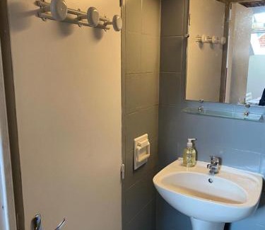 Chiry-Ourscamp Apartment | Budget-Friendly Logement Studio with Great Guest Reviews