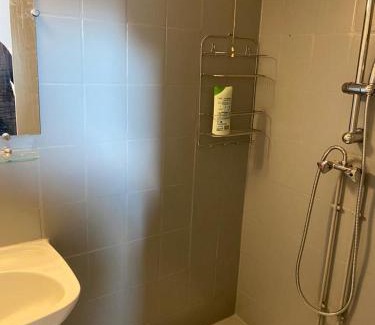 Chiry-Ourscamp Apartment | Budget-Friendly Logement Studio with Great Guest Reviews