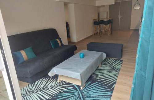 Gouville Apartment | Comfortable Accommodation for Families of 6 - Rated 9.2
