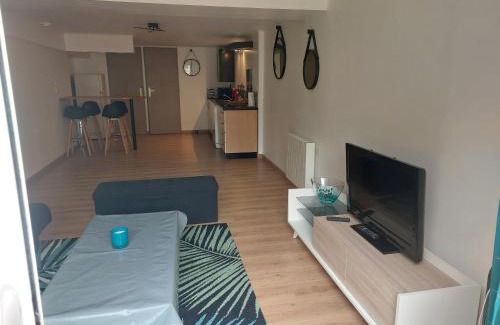 Gouville Apartment | Comfortable Accommodation for Families of 6 - Rated 9.2