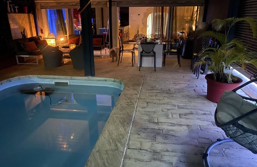 Les Abymes Condo | Inviting Stay in the Heart of the Island with Pool Access