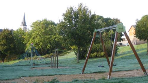 Saligny Apartment | Charming Logement Vendée: Family-Friendly Stay Awaits!