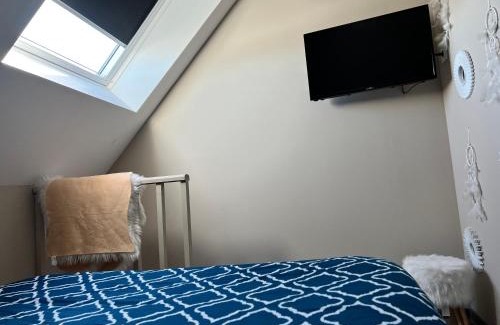 Onnaing Apartment | Cozy Getaways in Onnaing with Optional Balneo Space