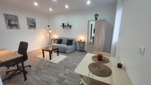 Le Creusot Apartment | Modern Work-Friendly Accommodations for Mobile Travelers