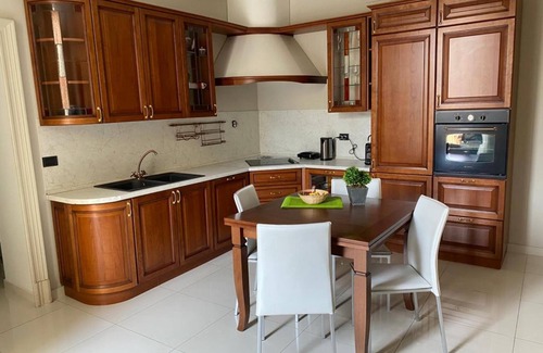 Historic Centre House | Highly Rated Loger Confort Residence & Apartments Stay