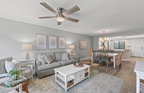 Sanibel Condo | Loggerhead Cay 411: Steps from the Beach with Ocean Views