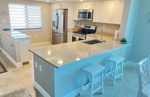 Sanibel Condo | Beachfront Bliss with Gulf Views - Family-Friendly Retreat