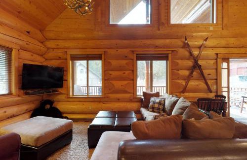 Lakeshore House | Family-Friendly Retreat at Loggers Landing - 10/10 Rated Stay