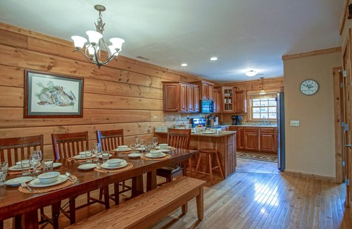 Snowshoe House | Loggers Run #8: Family Haven with Spa & Hot Tub Amenities