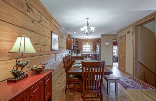 Snowshoe House | Loggers Run #8: Family Haven with Spa & Hot Tub Amenities
