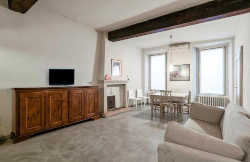 Centro Storico Nord Apartment | Loggia Apartment - Brescia City Center - by Host4U